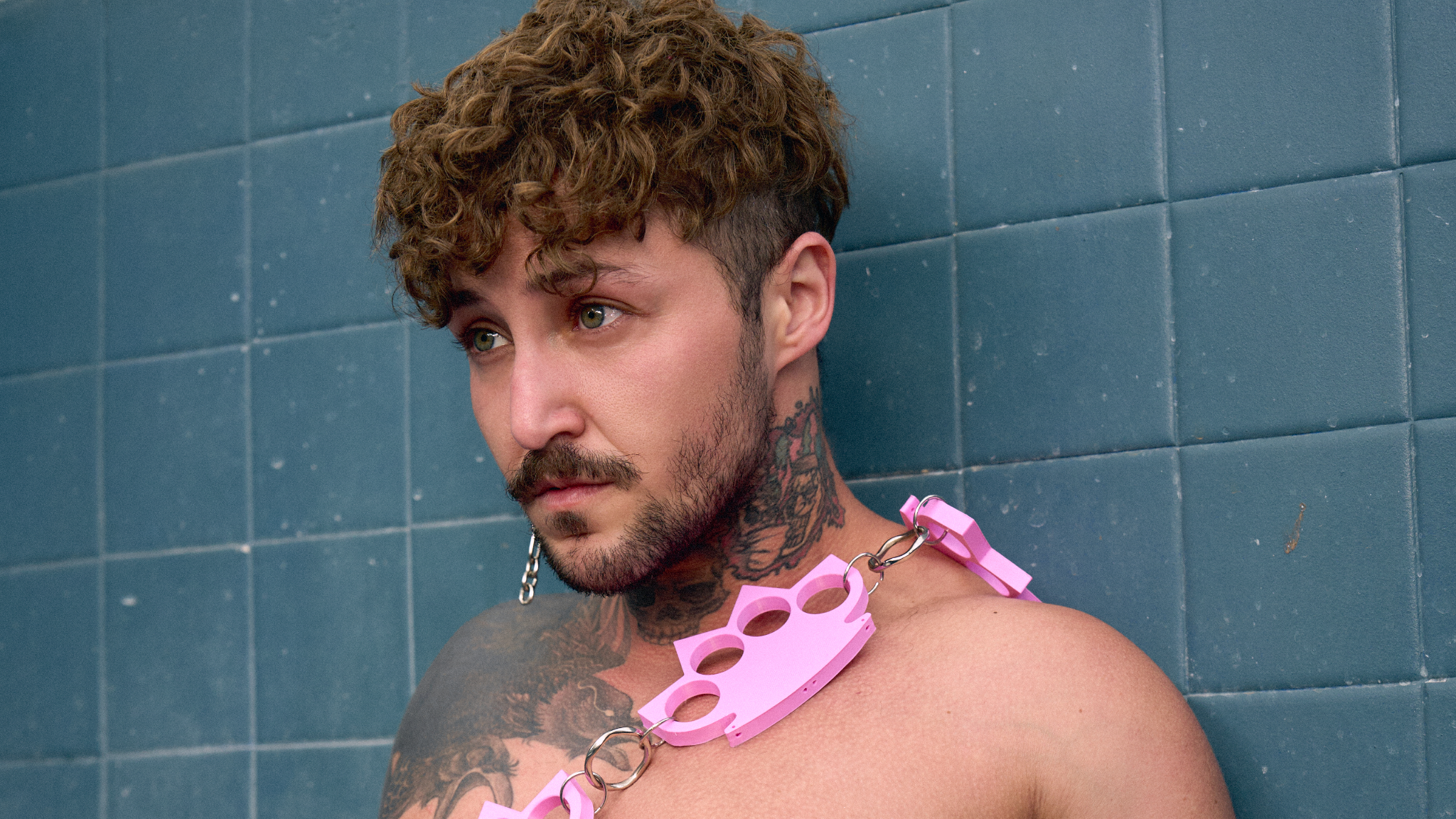 Kaique lleva el álbum 'Me Chame Pelo Meu Nome' a la Marcha del Orgullo LGBT+ de SP